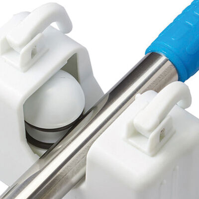 מתלה חזק במיוחד לתליית מטאטאים/מגב ועוד