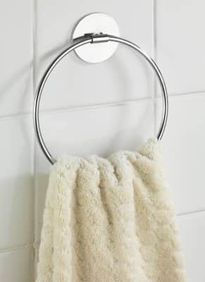 מתלה חישוק למגבת אמבטיה נצמד בהדבקה חזקה לקיר מכרום WENKO